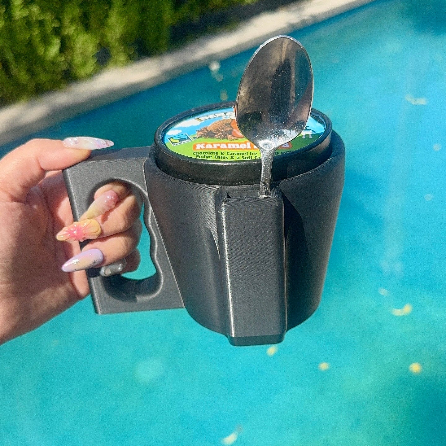 Pint Ice Cream Holder with Handle & Spoon Slot