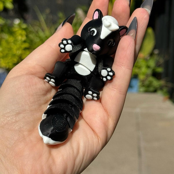 Skunk - 3D Printed Fidgeting Desk Companions alt view
