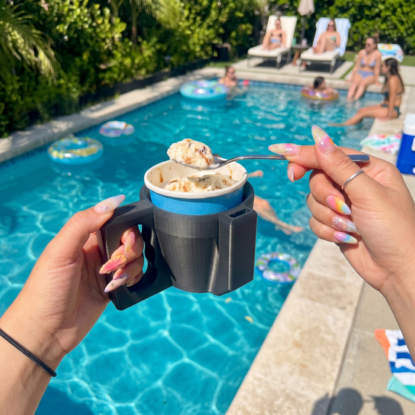 Pint Ice Cream Holder with Handle & Spoon Slot angle 2